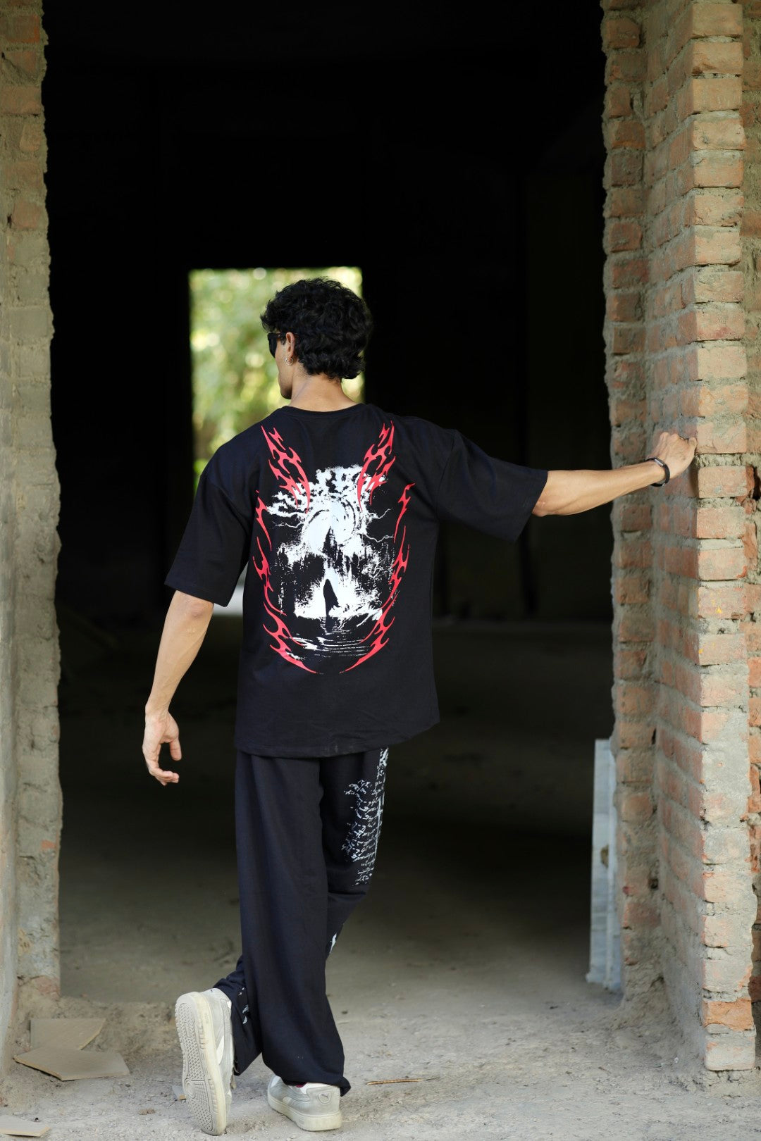 CHAOTIC THERAPY Oversized Tee