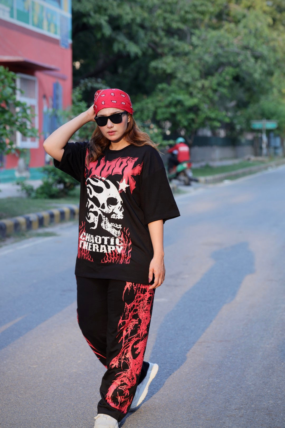 CHAOTIC THERAPY Oversized Tee